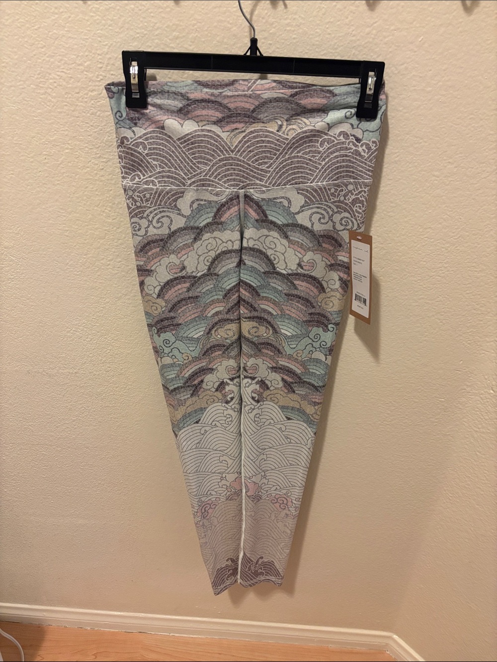 Niyama Sol Pastel Wave-Pattern Leggings